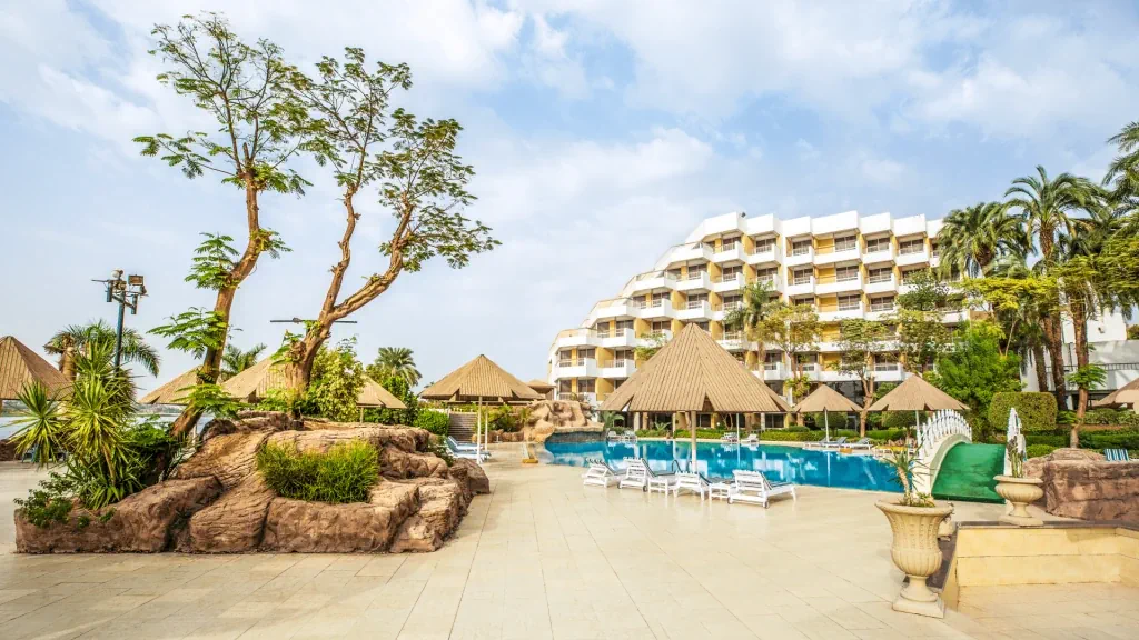 الفندق بيراميزا إيزيس الأقصر - الأقصر